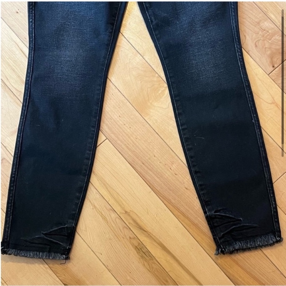 NWT Good American Good Curve High Rise Raw Hem Distressed Black Jeans ten (10) - Picture 3 of 11